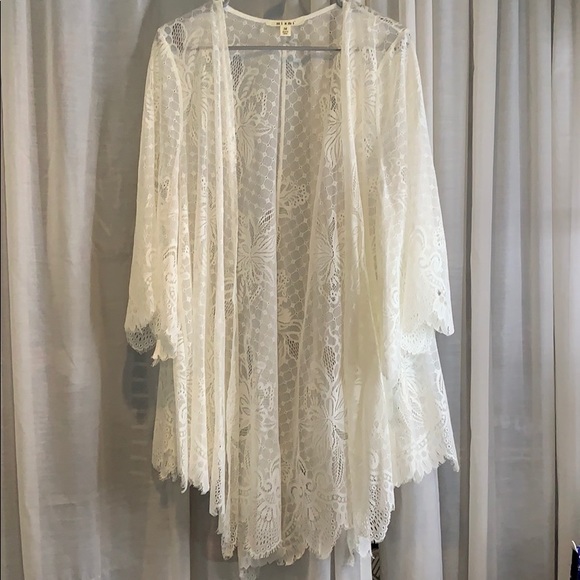 Francesca's Collections Tops - Francescas Lace cardigan